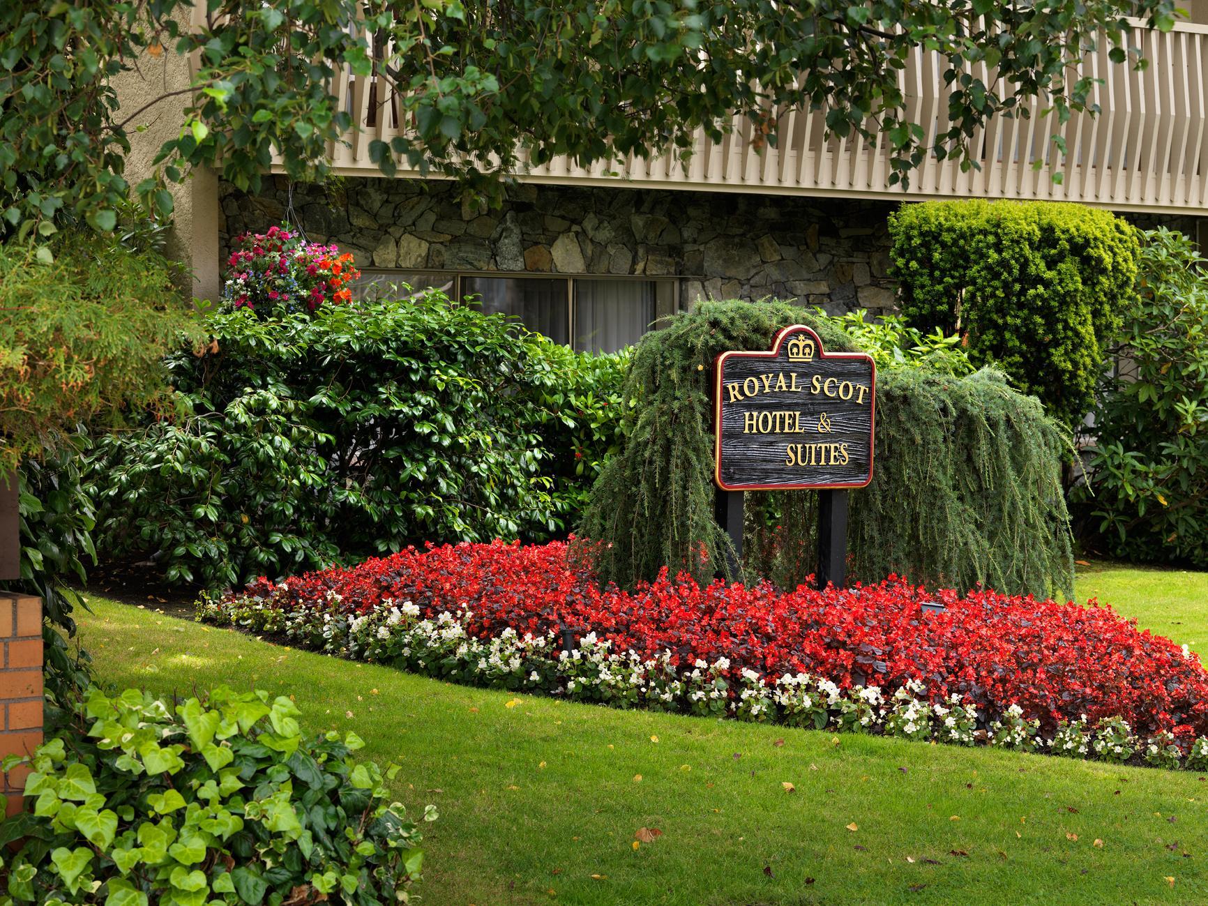 Royal Scot Hotel & Suites Victoria Exterior photo