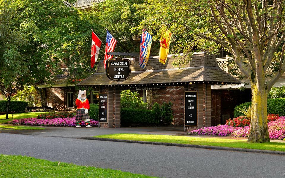 Royal Scot Hotel & Suites Victoria Exterior photo